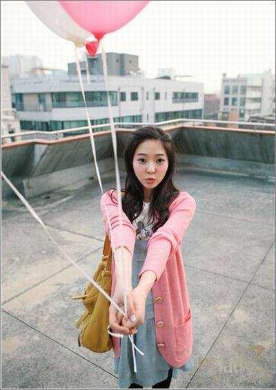 一件连衣裙 搞定春天温暖搭配