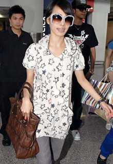 印花长衫+夸张大墨镜显星味-日日美时尚 - rrmhy666 - 上衣-亿人购物商城