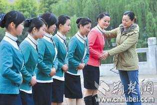 武汉:高校“淑女班”里的争议_时政频道_新华网 - 真爱了无痕 - 真爱了无痕