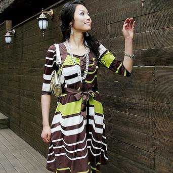 服装颜色搭配技巧 - 小蜜蜂 - 千载难逢