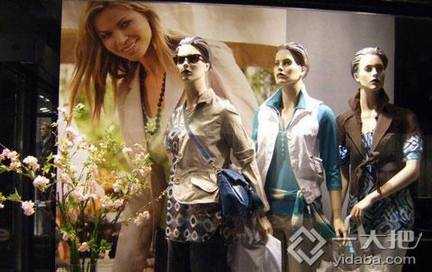 时尚女士服装店进货经验谈 - 服装★纸样 - 服装网 时尚女士服装店进货经验谈 - 服装★纸样 - 服装网