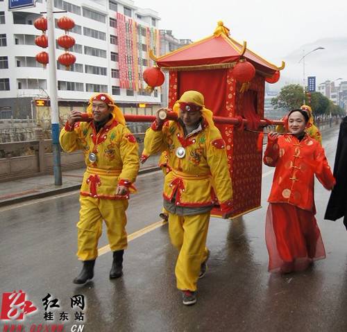时髦!桂东人结婚坐花轿 时髦!桂东人结婚坐花轿