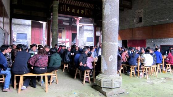 郭名德作品选之清明节桂东人挂纸的习俗 郭名德作品选之清明节桂东人挂纸的习俗