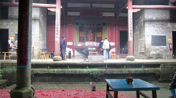 郭名德作品选之清明节桂东人挂纸的习俗 郭名德作品选之清明节桂东人挂纸的习俗