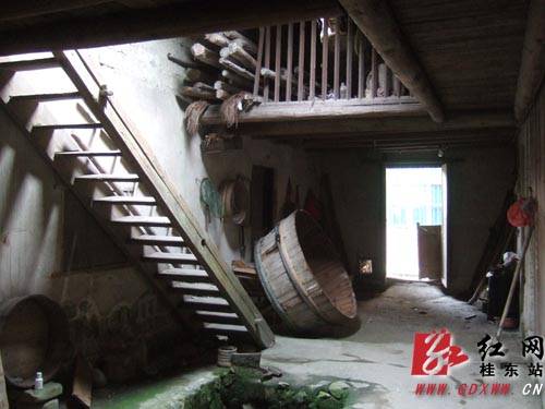 叩访普乐东水红四军军部旧址