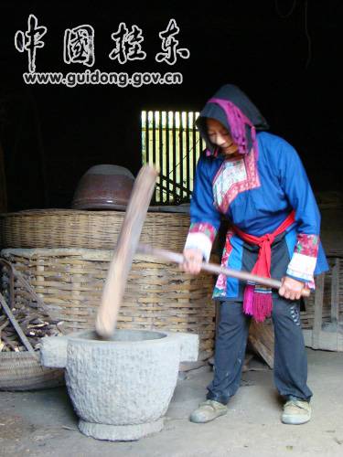 应用桂东民间方言俗语的先行者 应用桂东民间方言俗语的先行者