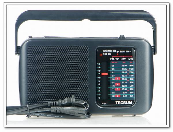 Tecsun/德生 R303调频/中波/短波/电视伴音收音机