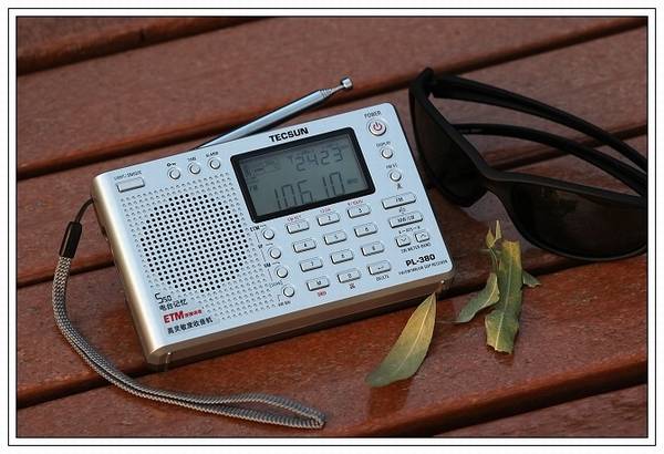 德生 PL-380 高灵敏度数字全波段德生收音机 (学生最佳伴侣)