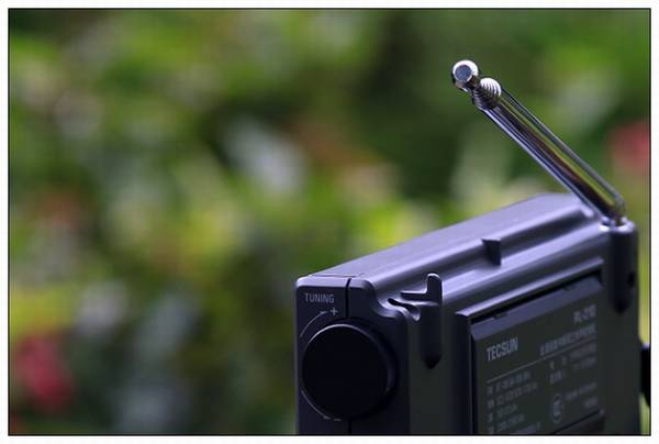 德生 PL-310 全波段数字解调立体声收音机