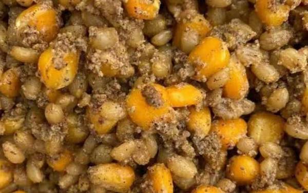 玉米钓鱼用生的还是熟的?