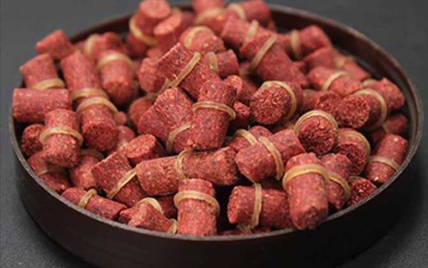 红虫颗粒饵料怎么挂钩?