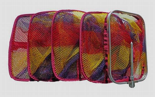 鱼护怎么固定在河边?