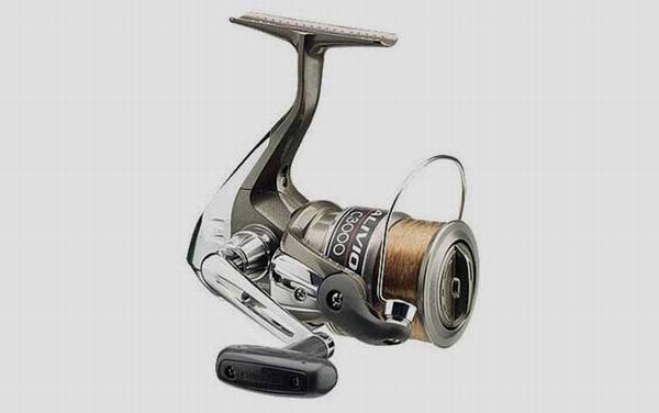 冰钓竿用什么渔轮好?