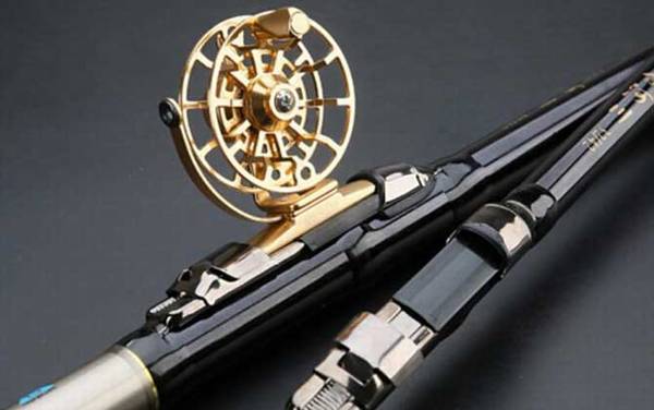 手竿带轮叫什么竿?