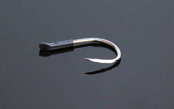 伊豆鱼钩和千又鱼钩哪个好用?