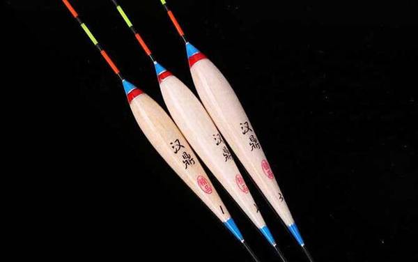 钓鱼看漂的方法和技巧