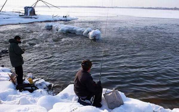 冬季钓鱼有哪些技巧?