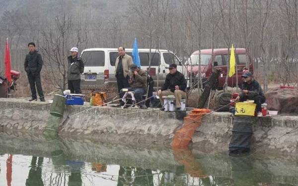 春季钓鱼如何选钓点?