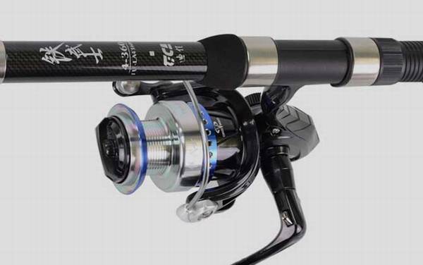 新手入门海竿怎么组装?先要安装渔轮,然后再上线和绑钓组!