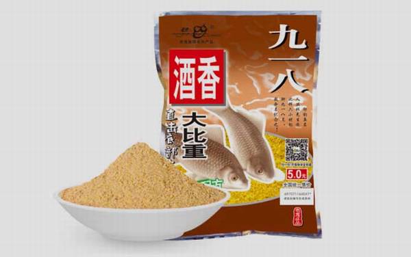 夏天钓鲫鱼用什么味型饵料?以清淡为主,过腥或过香都招小鱼!