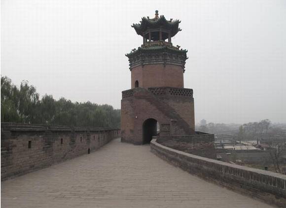 ɽ��ƽң�ųǳ��ϵ�Ů��ǽ