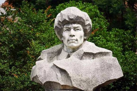 ����Ӣ�����