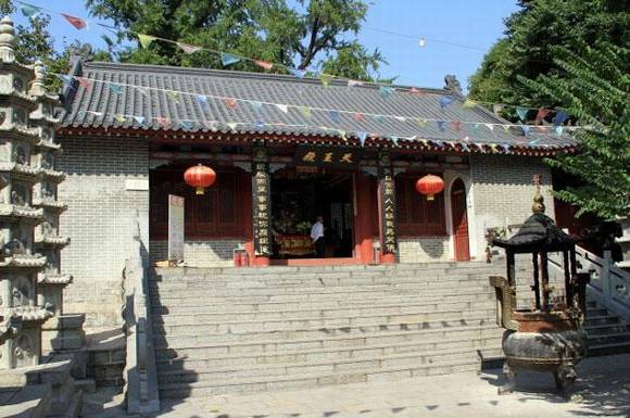 ɽ����ׯ��̴��