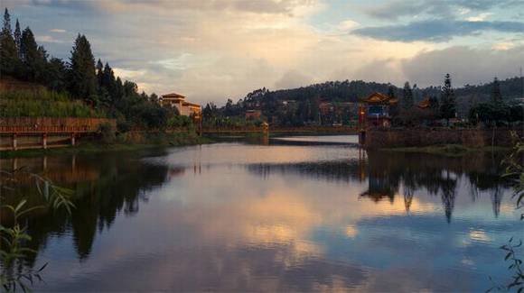 ����˫�ء���ķ�����Ĵ�˵