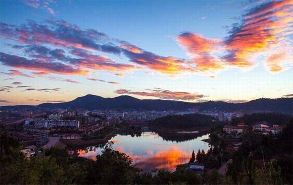 ����˫�ء���ķ�����Ĵ�˵