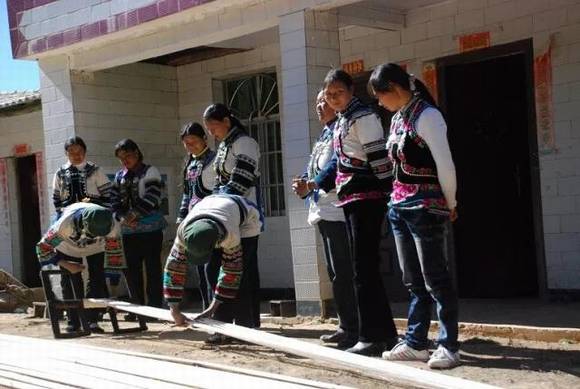 ���ϳ����ϻ���ֵĻ���鲼