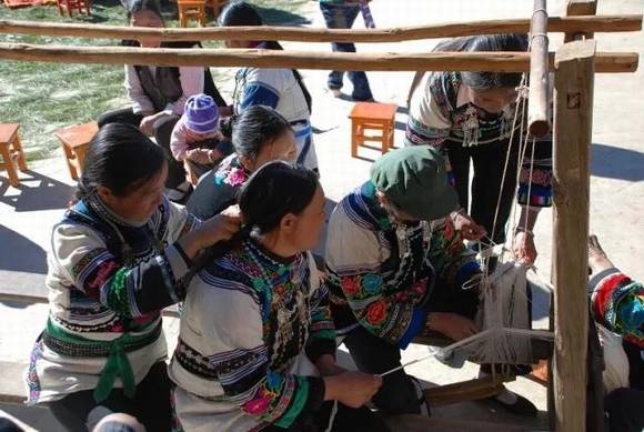 ���ϳ����ϻ���ֵĻ���鲼