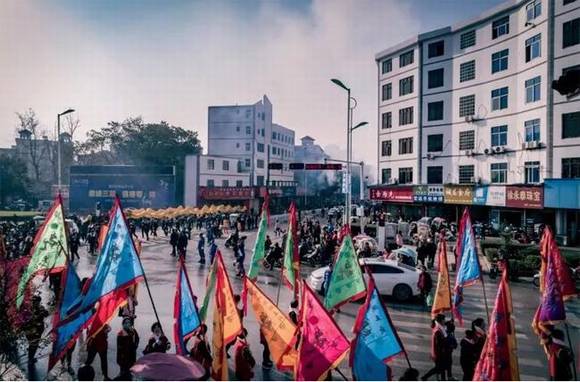 ����۶����������