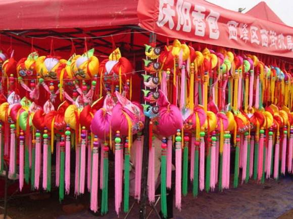 �������