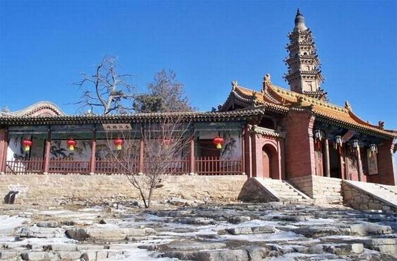 ɽ������ˮ����