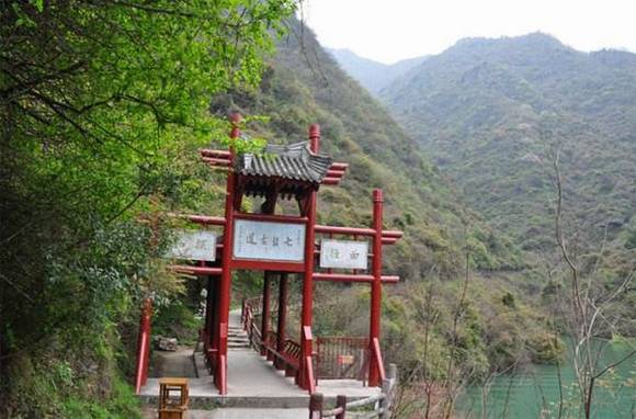 ��бʯ�ţ�������������˹�����