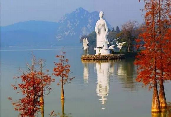 �������� ��Ů����ǰ������