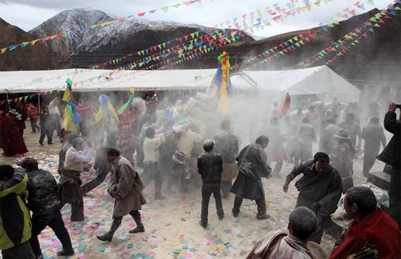 ѩ�����νڣ�׿ľ���կ���������