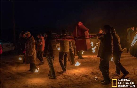 ����ʯ����¶��������ᡱ