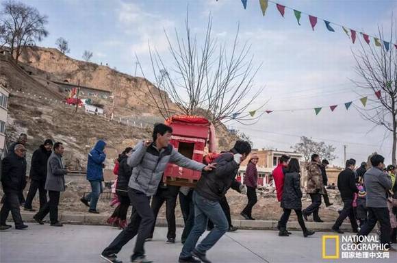 ����ʯ����¶��������ᡱ