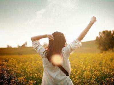 形容侠女豪情的诗句