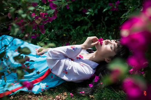 七绝关山密雪诗句