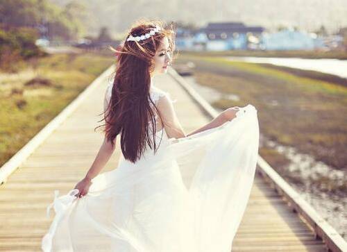 描写带花的古诗