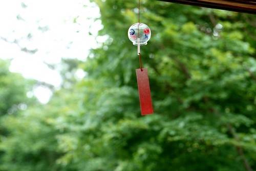 带有明灯的古诗