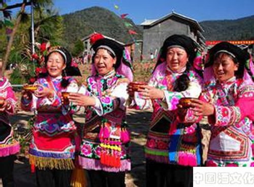 酒礼习俗:我国沂蒙地区的酒桌礼仪_酒礼习俗_