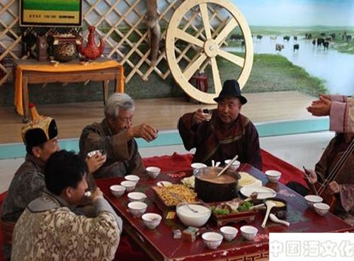 我国新疆各地的酒礼习俗_酒礼习俗