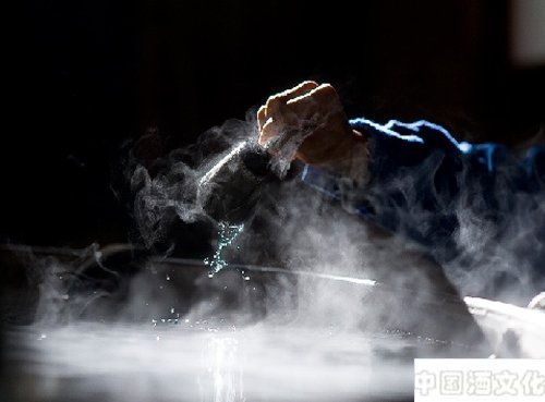 提高固液法白酒质量的技术关键_调制酿造