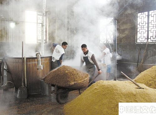 酿造知识:白酒发酵类型_调制酿造