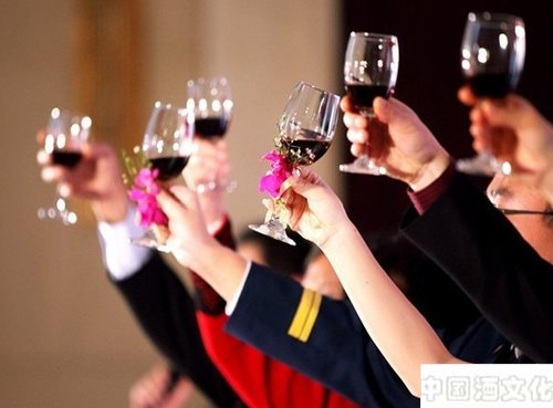 �ϾƼ������׾ƺͺ��֮������Щͨ�õļ���������_Ʒ������