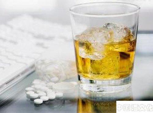 服抗生素后别沾酒_品酒养生