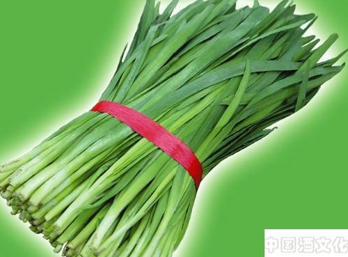 浅谈吃韭菜喝白酒要适量_品酒养生